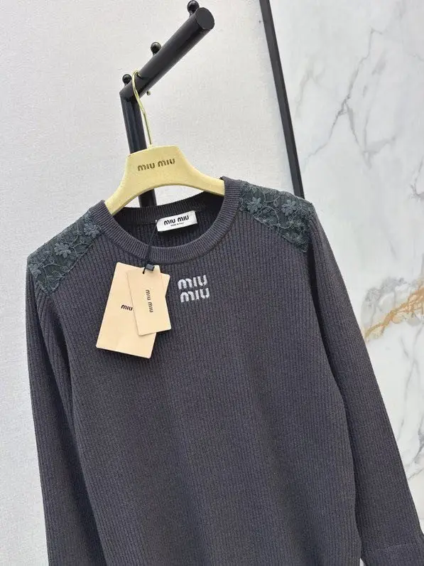 Miu Miu Pullover female — Photo 2