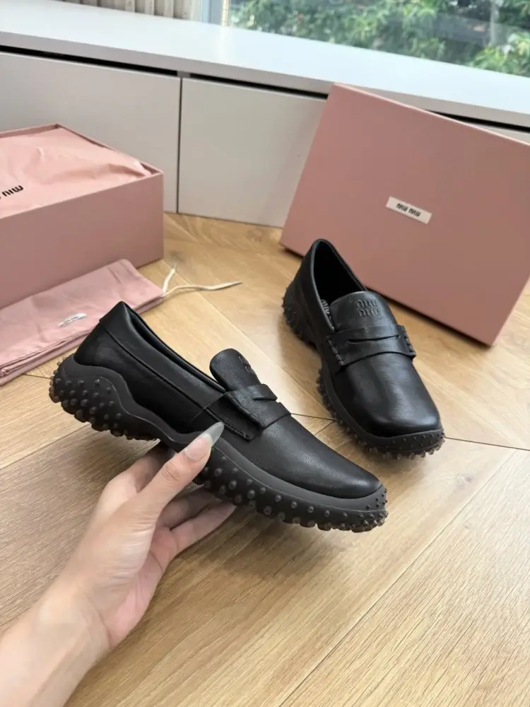 Miu Miu Туфли женские — Фото 5
