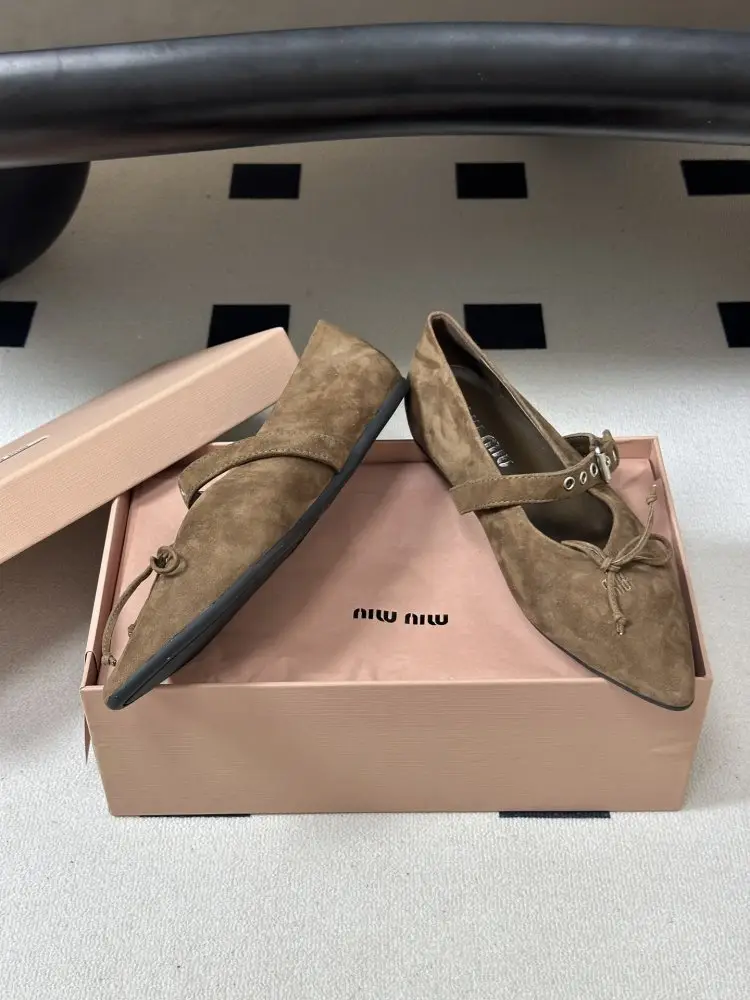 Miu Miu Туфлі жіночі — Фото 5