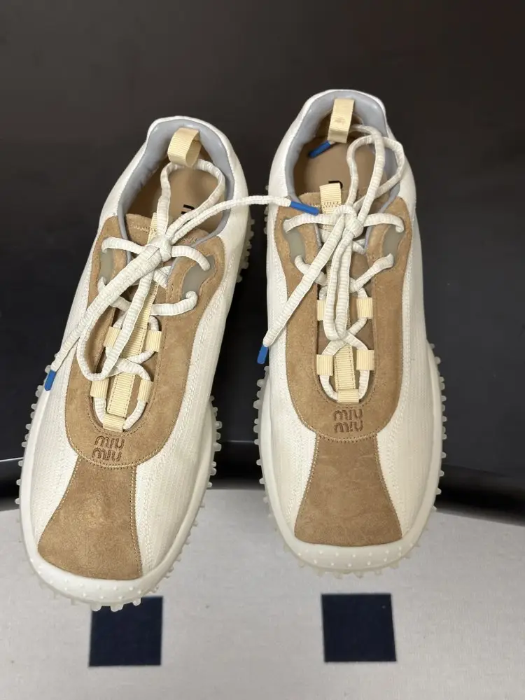 Miu Miu Кроссовки женские — Фото 2
