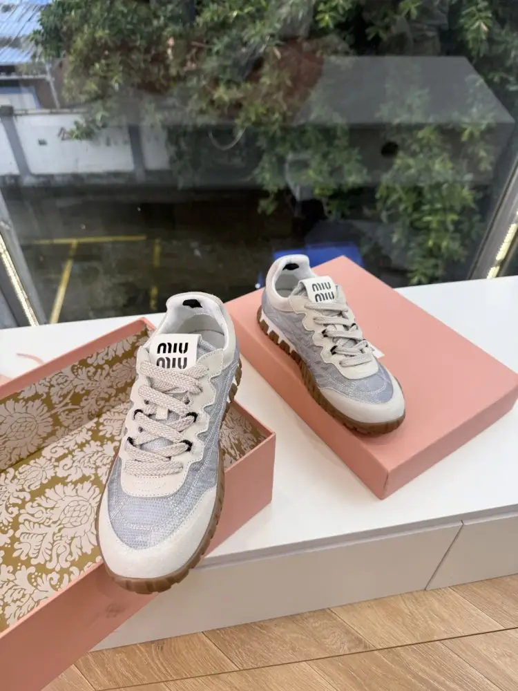 Miu Miu Кроссовки женские — Фото 3