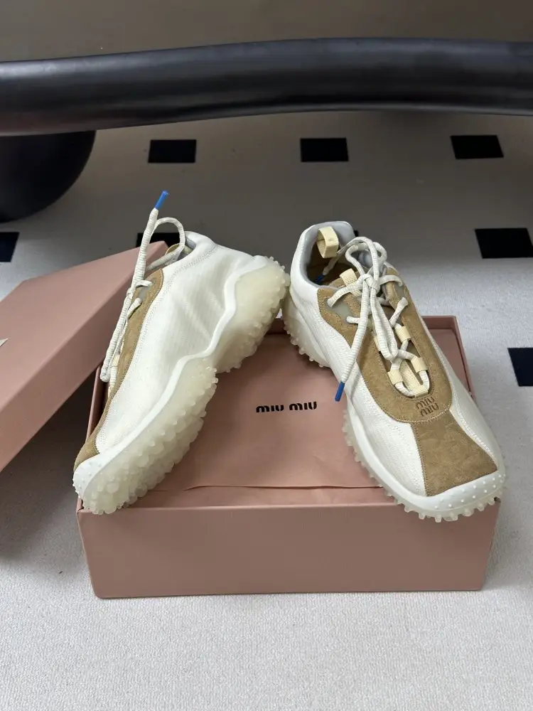 Miu Miu Кроссовки женские — Фото 4