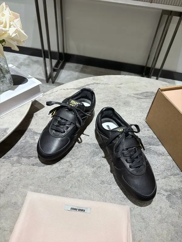 Miu Miu Кроссовки женские — Фото 4