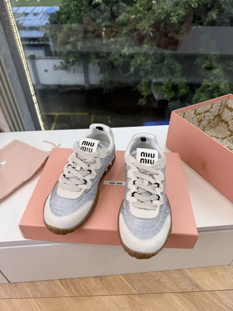 Miu Miu Кроссовки женские — Фото 4