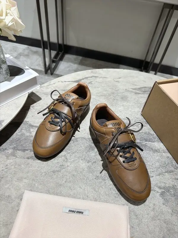 Miu Miu Кроссовки женские — Фото 4