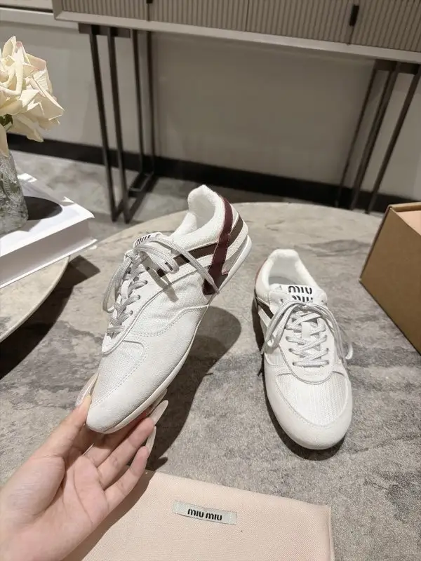 Miu Miu Кроссовки женские — Фото 5