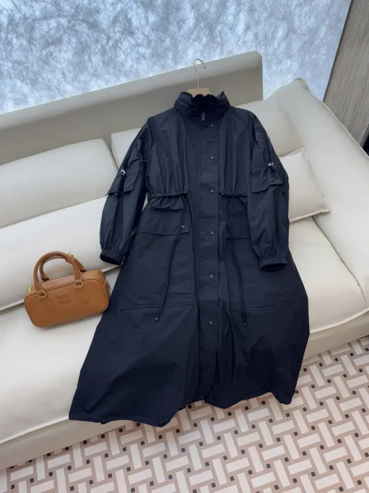 Moncler Длинный тренч с пуховой подкладкой — Фото 3