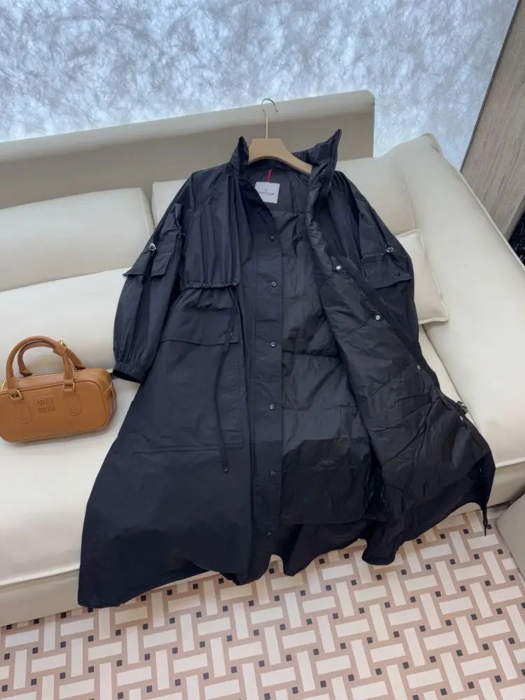 Moncler Длинный тренч с пуховой подкладкой — Фото 4