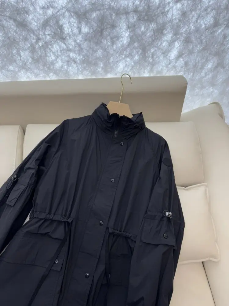 Moncler Длинный тренч с пуховой подкладкой — Фото 5