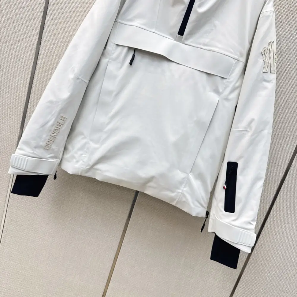 Moncler Классическая пуховая горнолыжная куртка с капюшоном — Фото 4