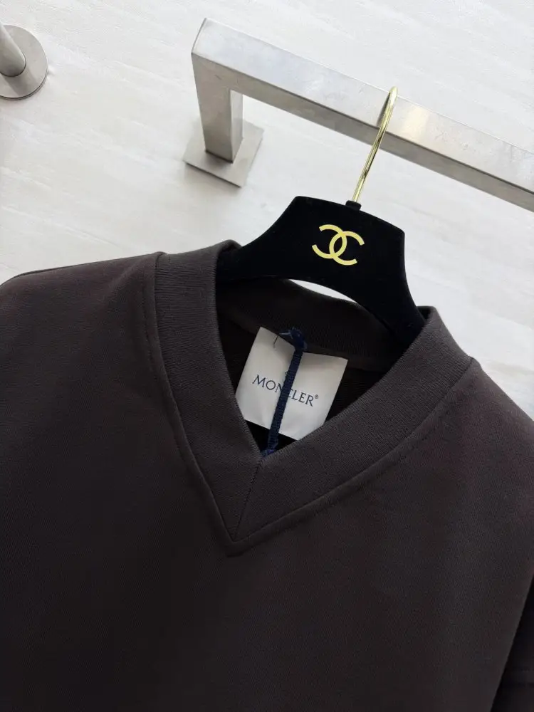 Moncler Costume female — Photo 3