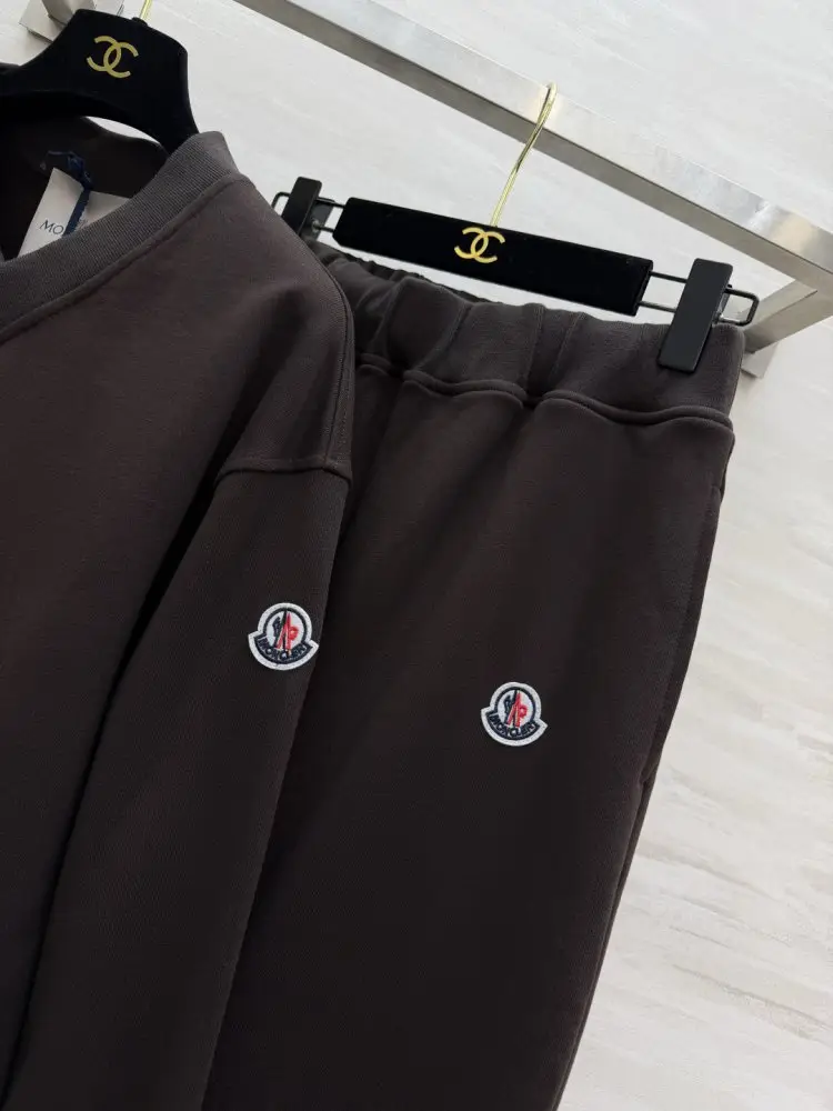 Moncler Costume female — Photo 4