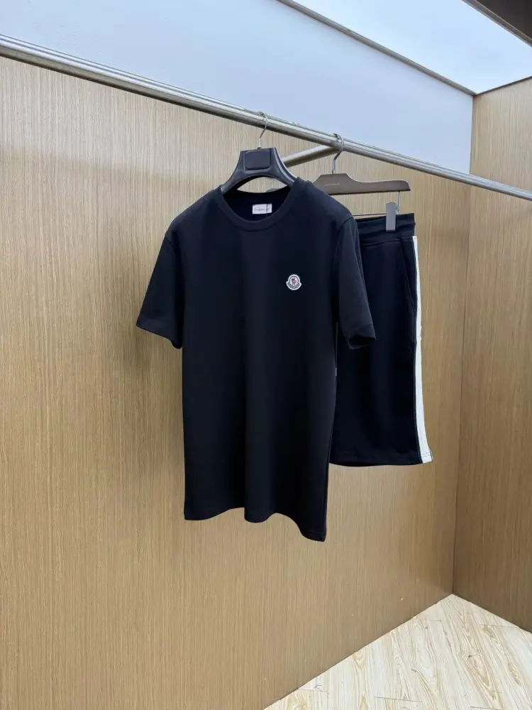 Moncler — Costume мужчкой sports