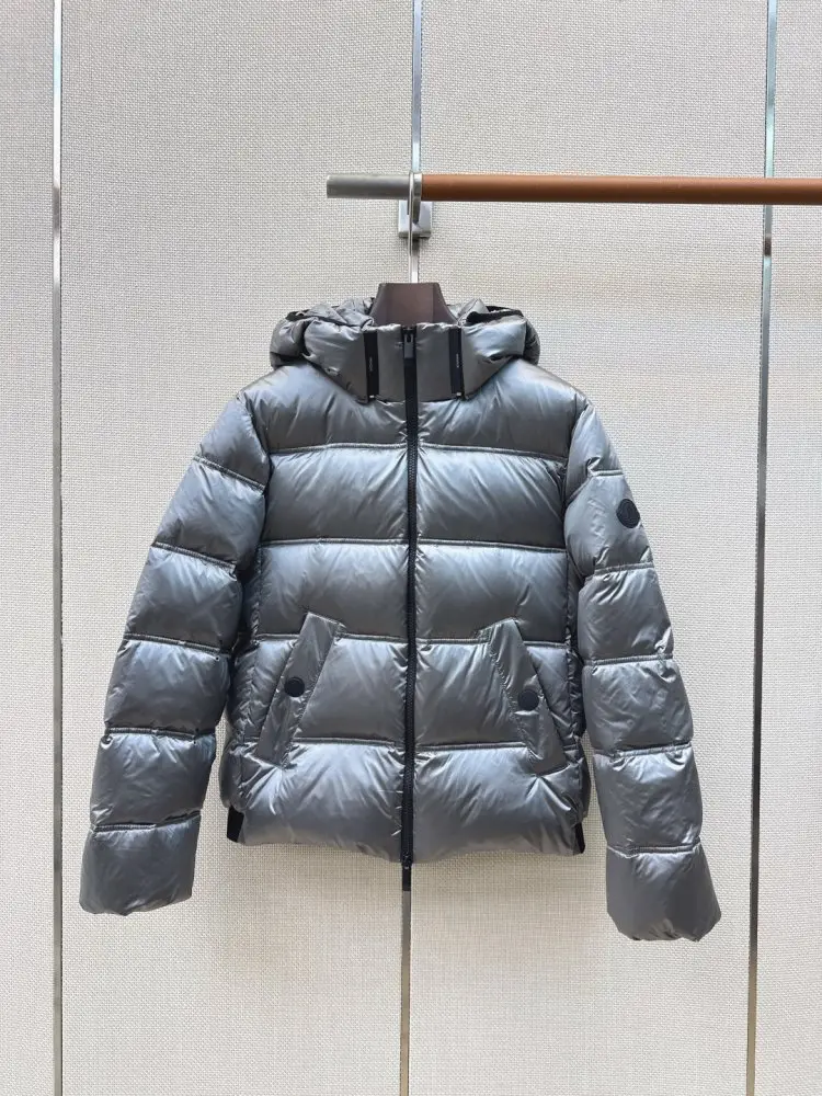 Moncler — Пуховик жіночий