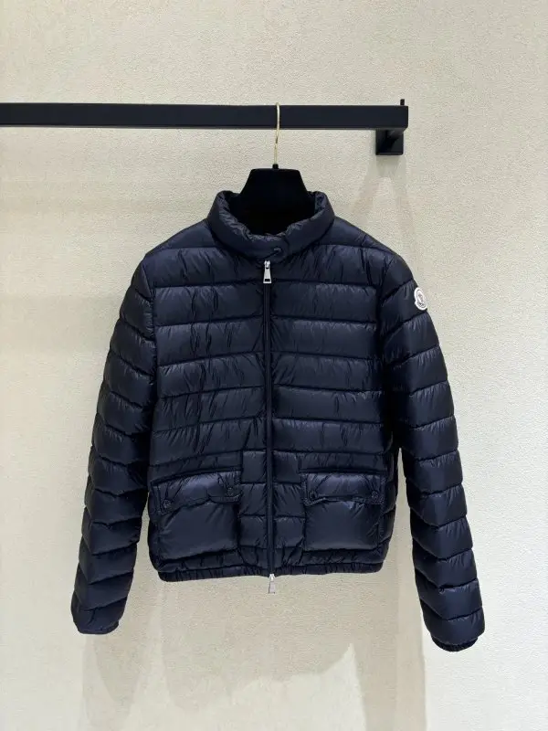 Moncler Пуховик жіночий — Фото 1