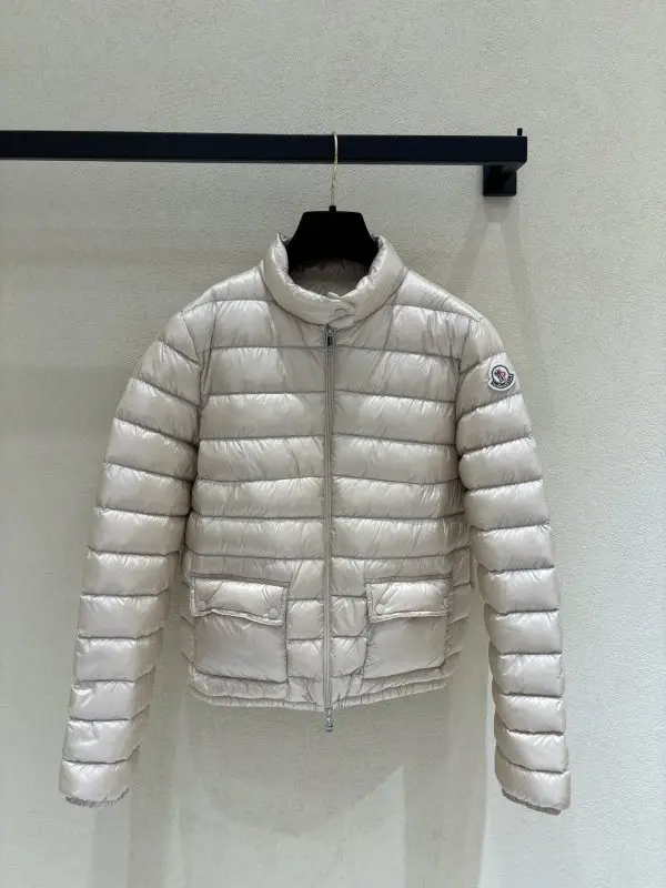 Moncler — Пуховик жіночий