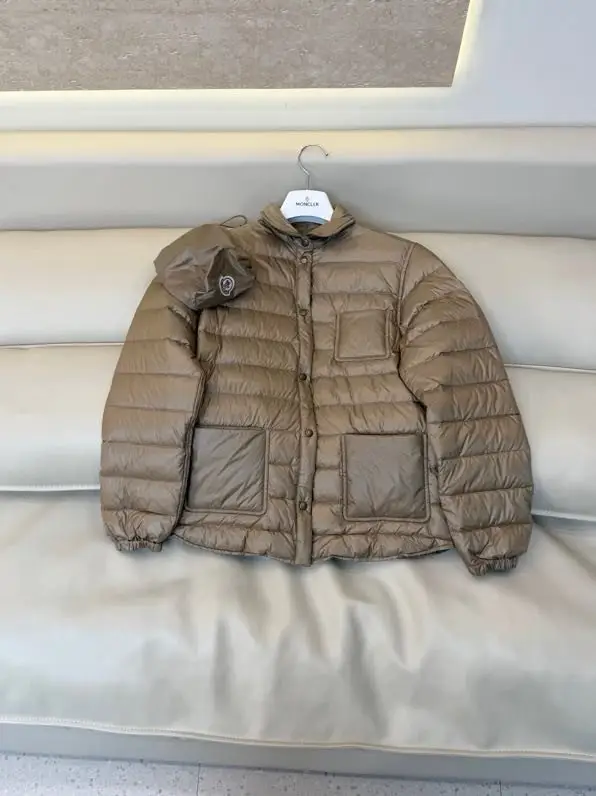 Moncler Пуховик женский — Фото 2