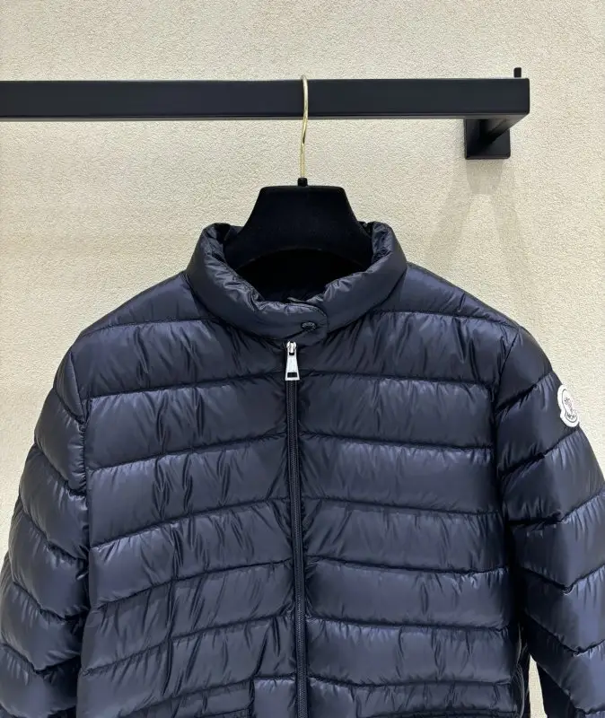Moncler Пуховик жіночий — Фото 2