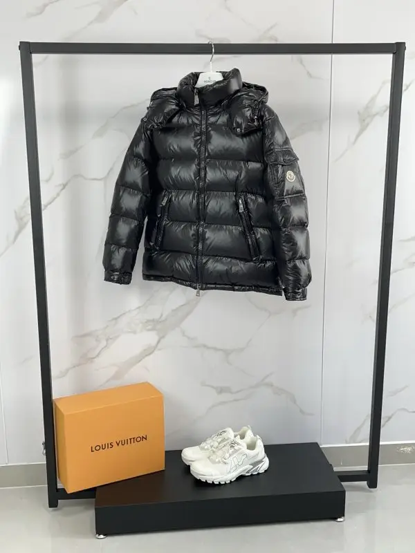 Moncler Пуховик женский — Фото 2