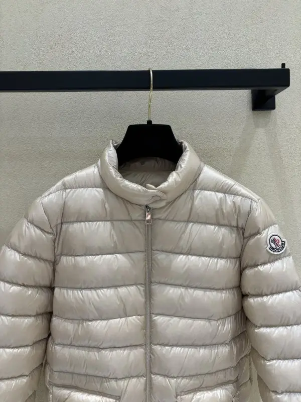 Moncler Пуховик жіночий — Фото 2
