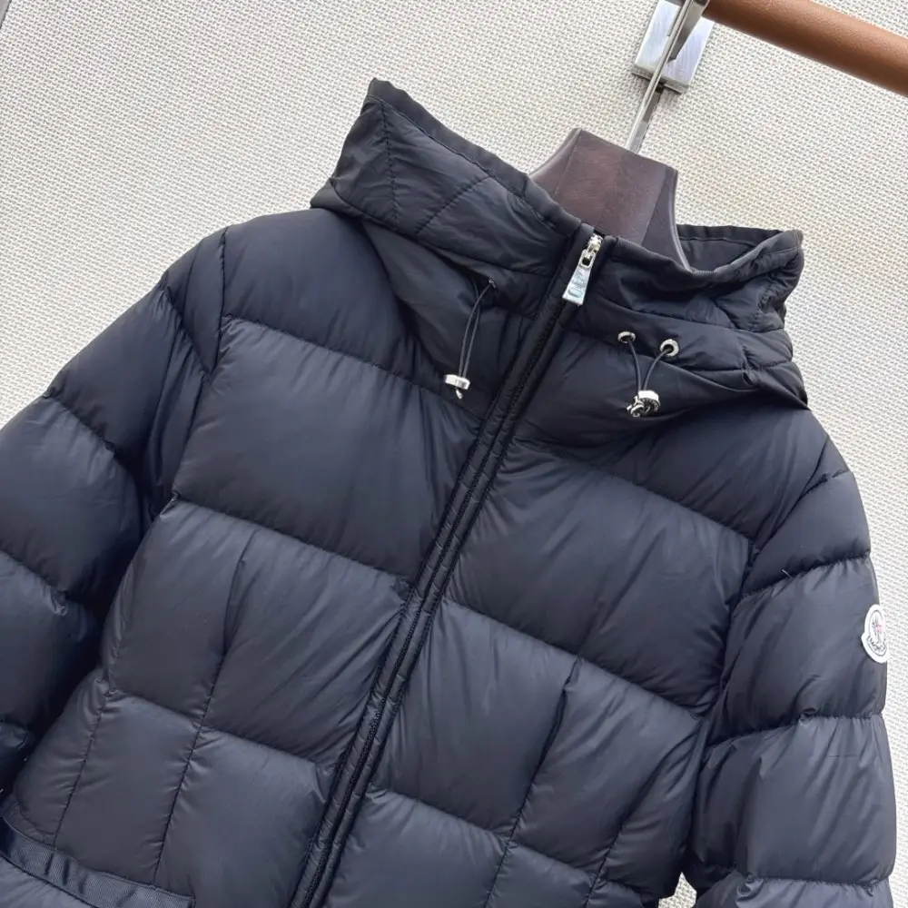 Moncler Пуховик женский — Фото 3