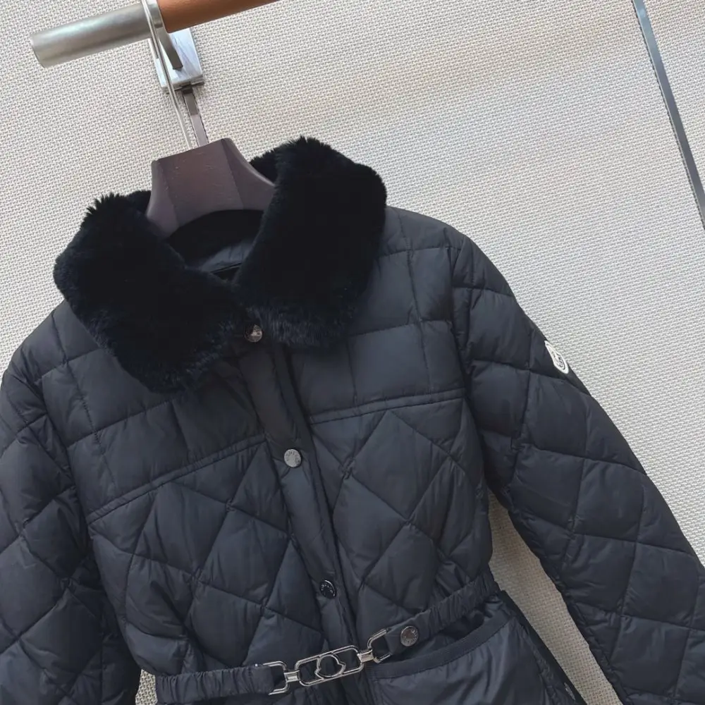 Moncler Пуховик женский — Фото 3