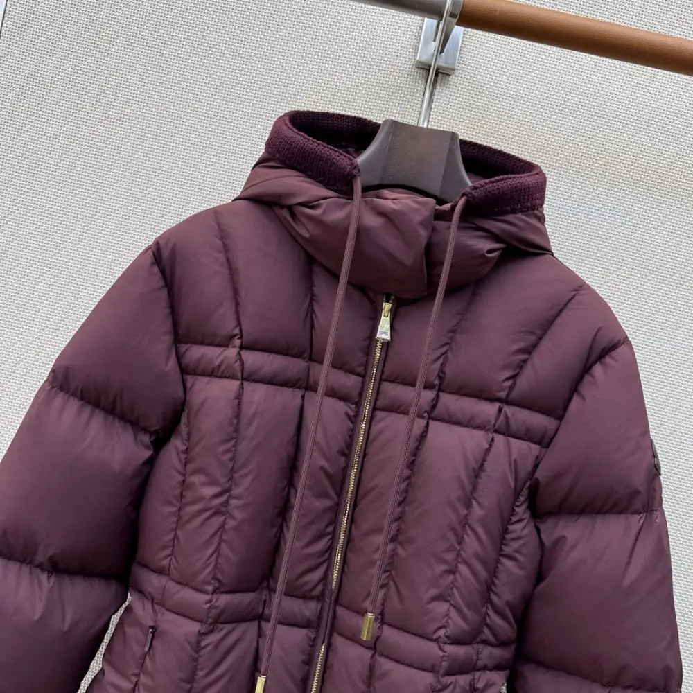 Moncler Пуховик женский — Фото 3