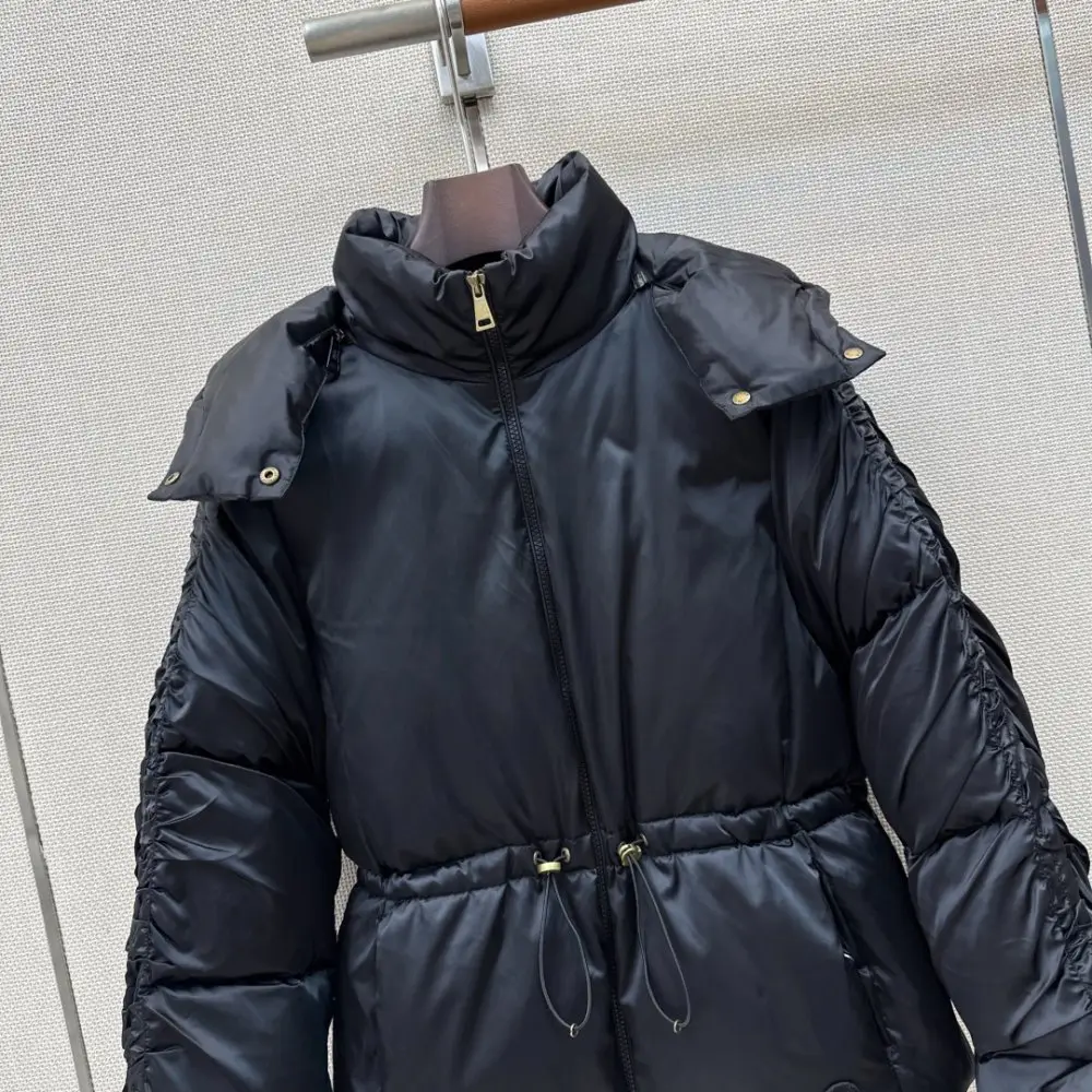 Moncler Пуховик женский — Фото 3