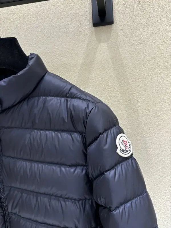 Moncler Пуховик жіночий — Фото 3