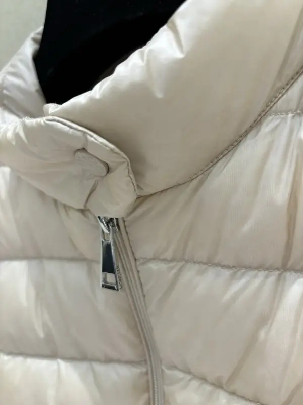 Moncler Пуховик жіночий — Фото 3