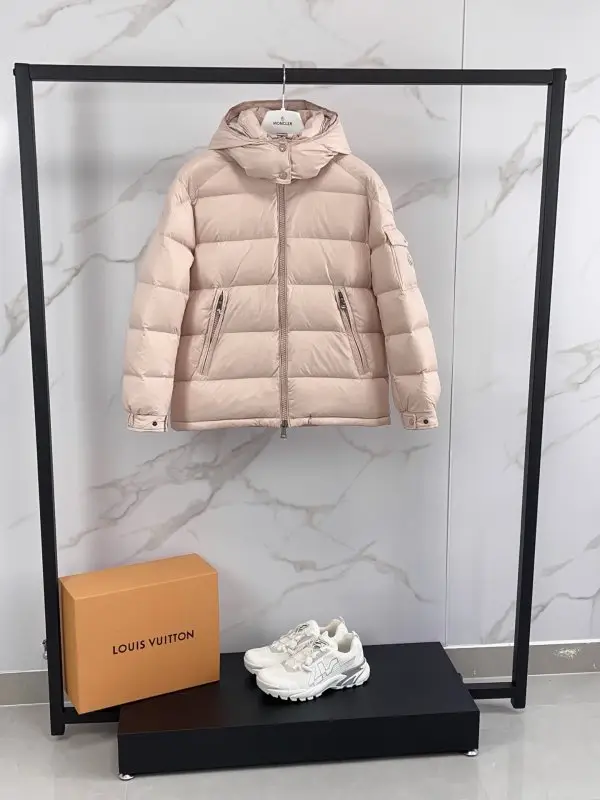 Moncler Пуховик жіночий — Фото 4