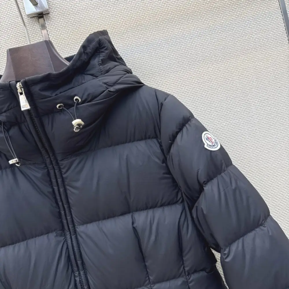 Moncler Пуховик женский — Фото 4