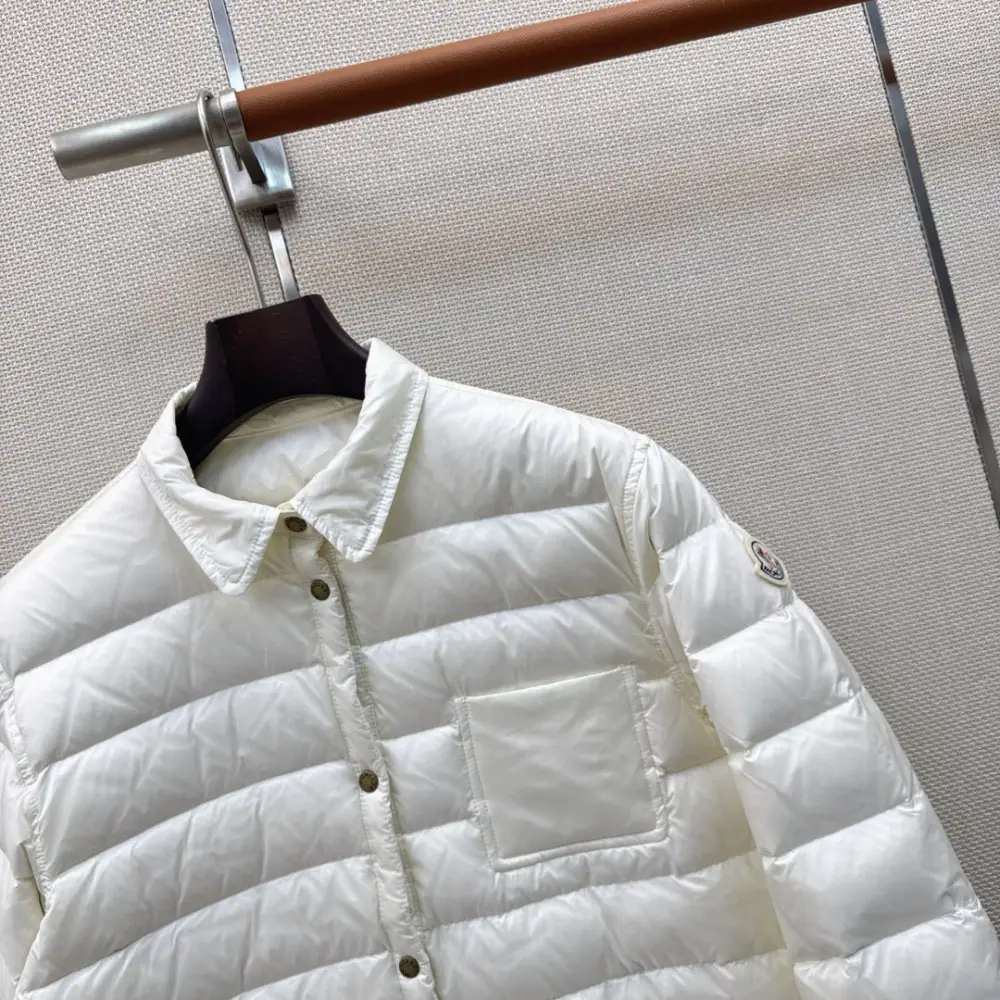 Moncler Пуховик женский — Фото 4