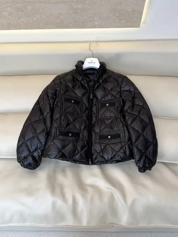 Moncler Пуховик женский — Фото 4