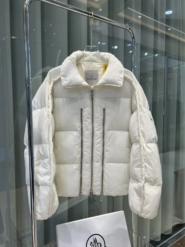 Moncler Пуховик женский — Фото 4