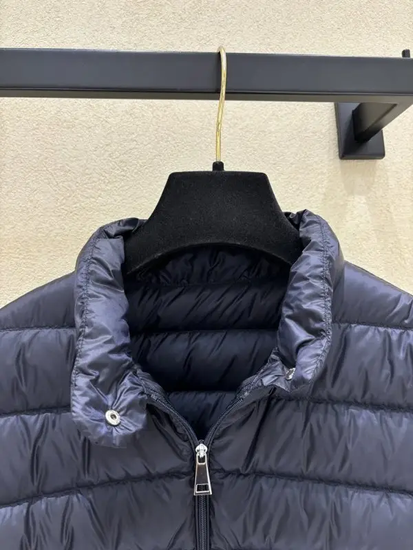 Moncler Пуховик жіночий — Фото 4