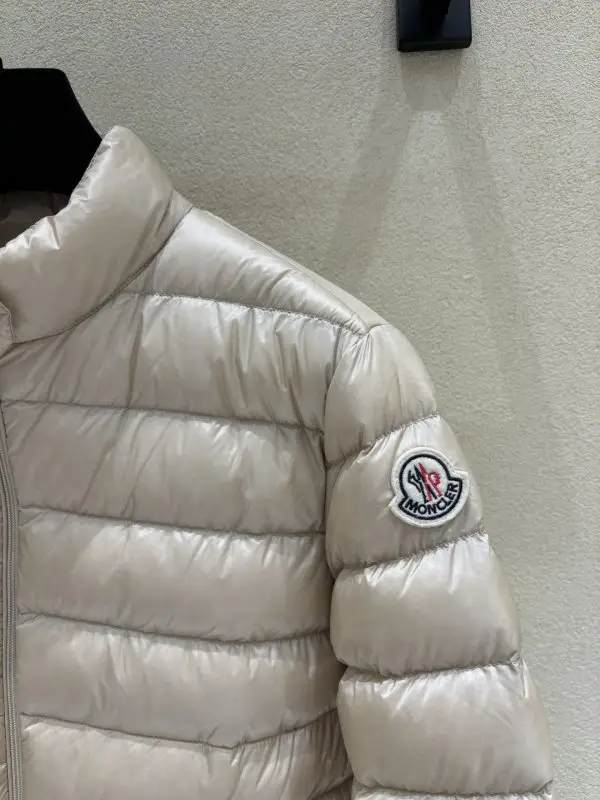 Moncler Пуховик жіночий — Фото 4