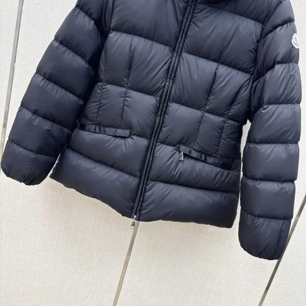 Moncler Пуховик женский — Фото 5