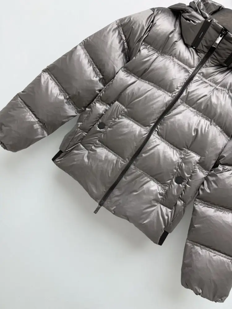 Moncler Down jacket female — Photo 5