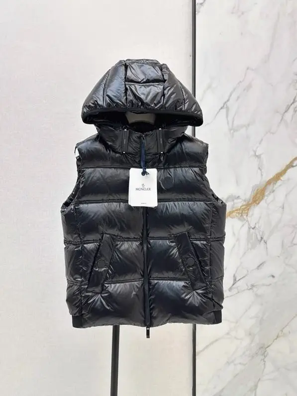 Moncler — Downy vest Black Label Pearl