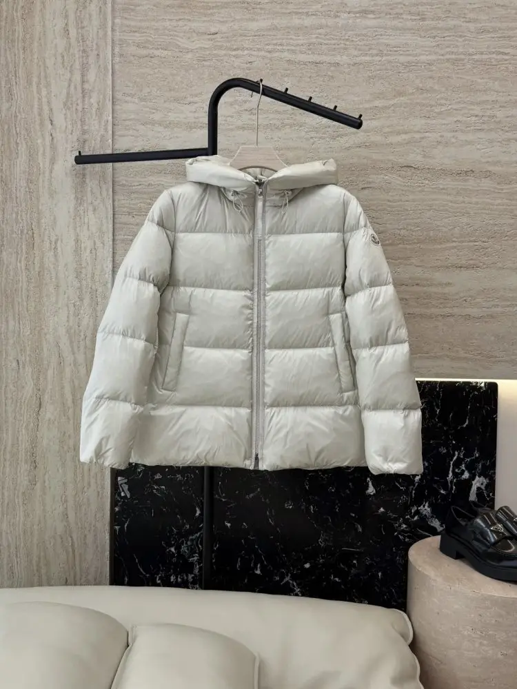 Moncler Jacket Down jacket women's — Photo 1