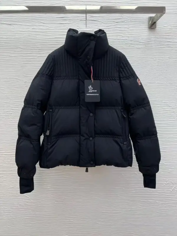 Moncler Jacket Down jacket women's — Photo 1