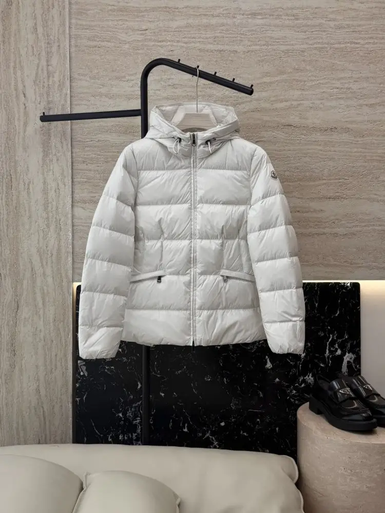Moncler Jacket Down jacket women's — Photo 1