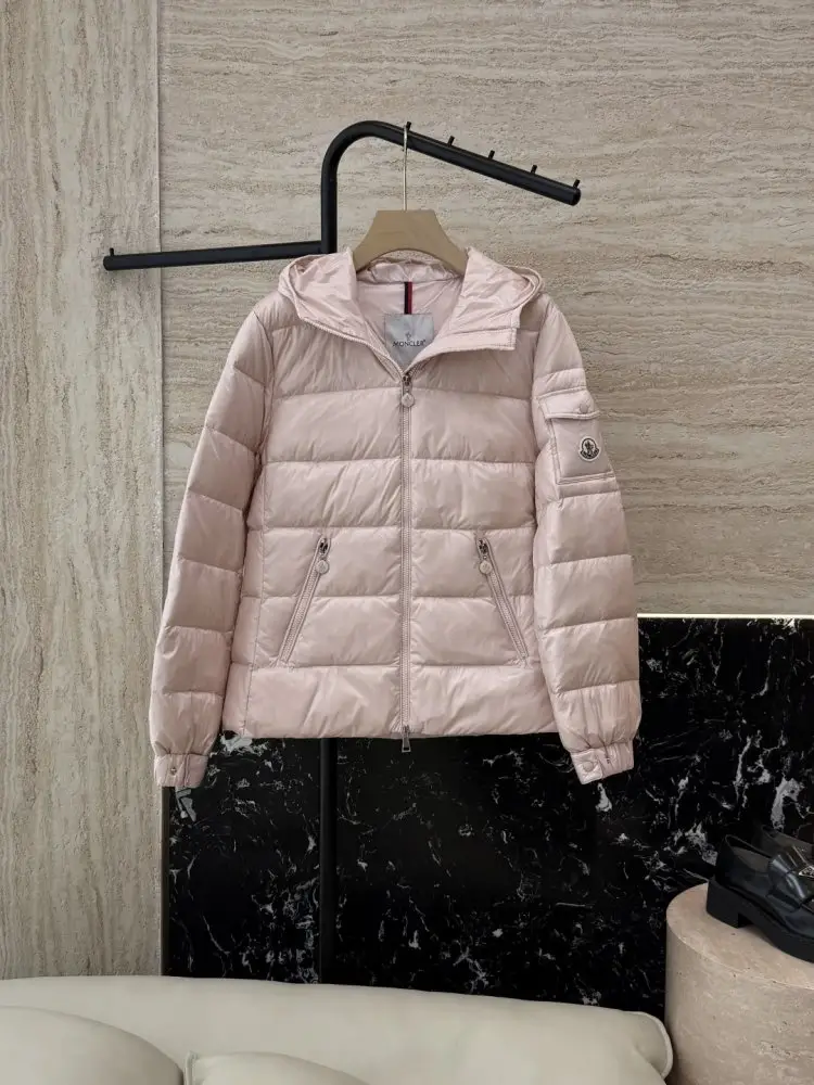 Moncler Jacket Down jacket women's — Photo 1