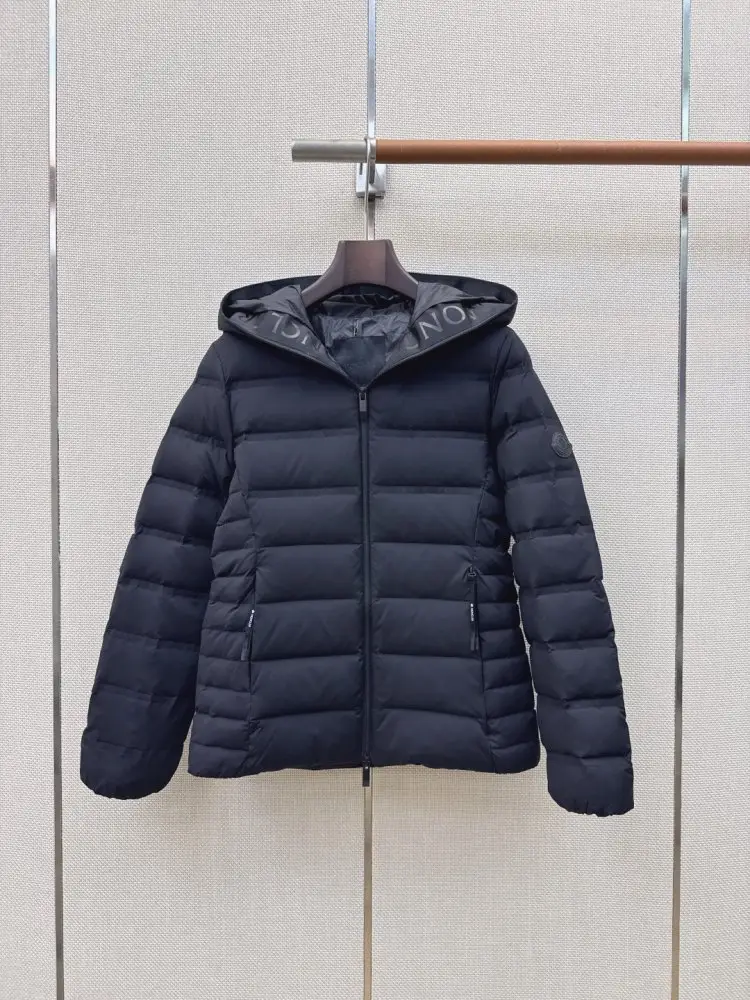 Moncler Куртка пуховик женская — Фото 1