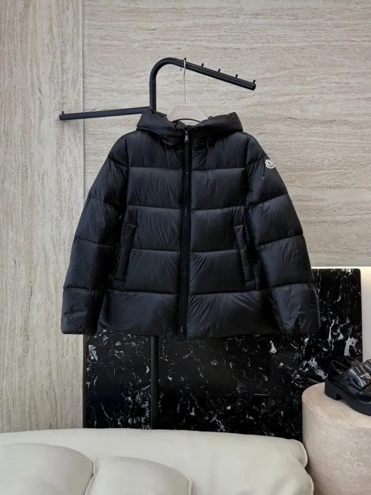Moncler Куртка пуховик жіноча — Фото 1