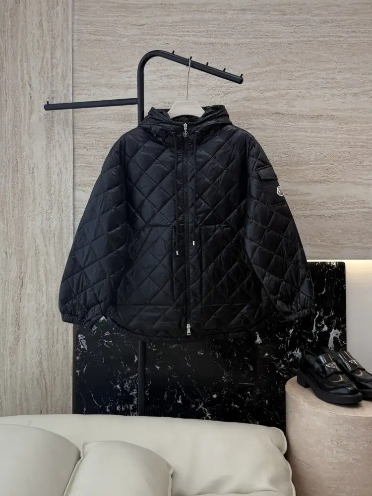 Moncler — Куртка пуховик женская