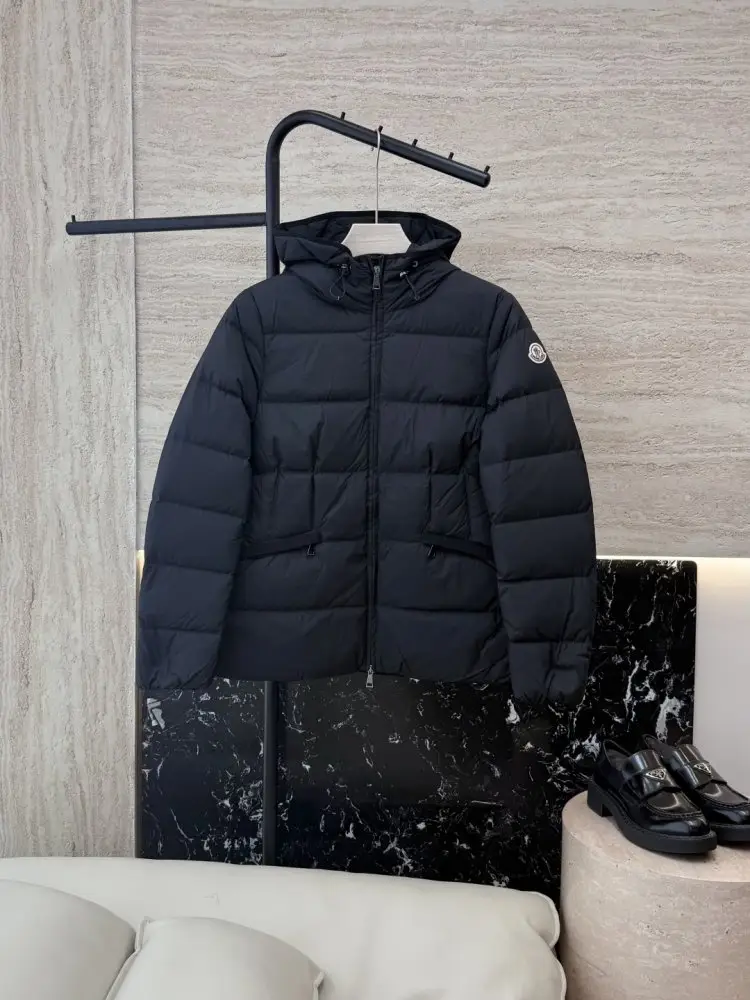 Moncler — Куртка пуховик женская