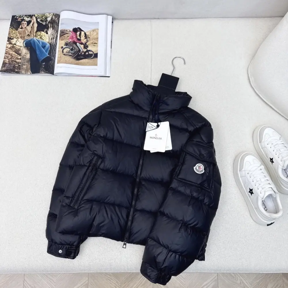 Moncler — Куртка пуховик жіноча