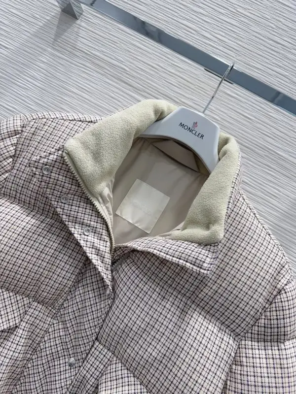 Moncler Куртка пуховик женская — Фото 2